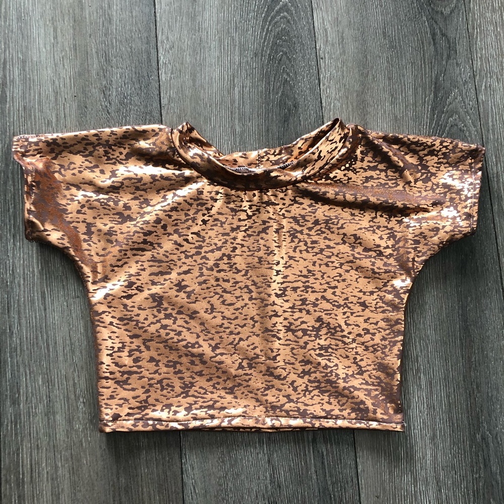 Gold specked metallic simple tee 12-18 months